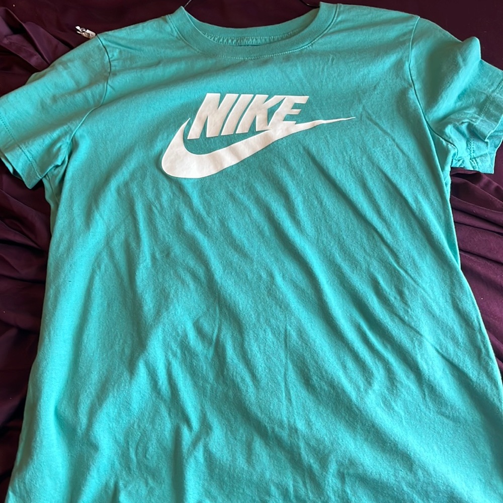 Nike tee